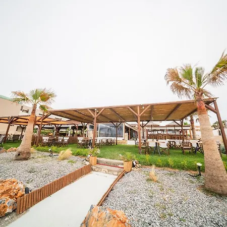Indigo Seaside Experience Aparthotel